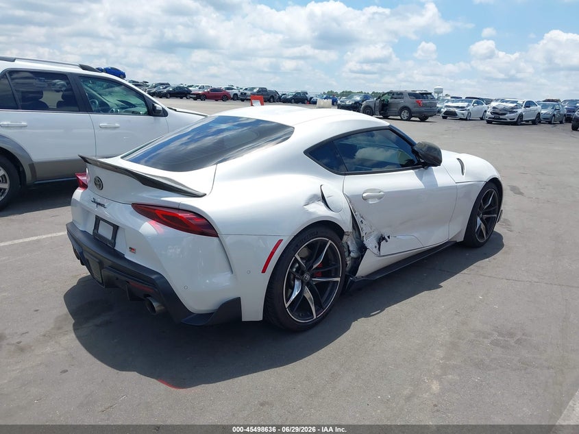 2020 Toyota Supra VIN WZ1DB4C02LW025595 IAAI salvage auction — RIGHT SIDE, Salvage Title, sold $20,825 on 2026-08-12 (photo 4)