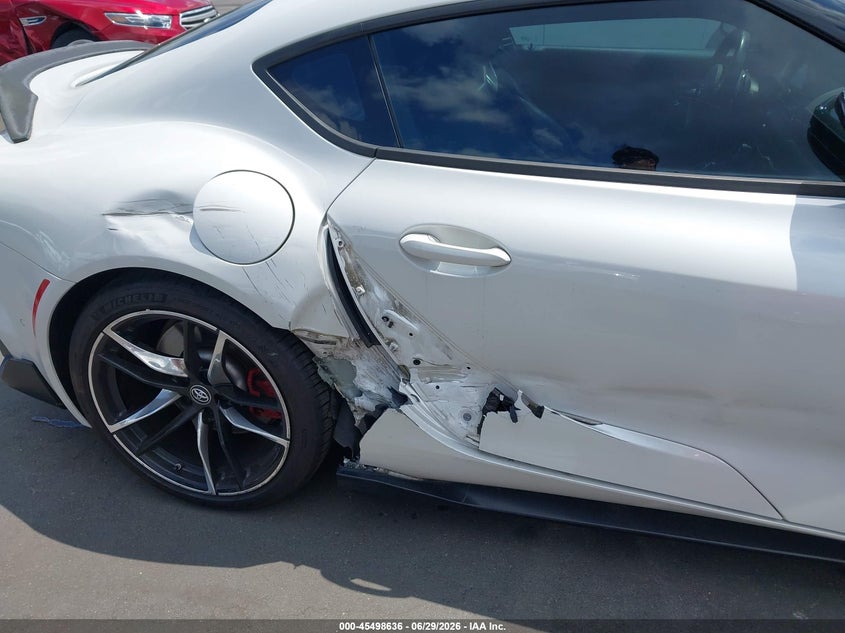 2020 Toyota Supra VIN WZ1DB4C02LW025595 IAAI salvage auction — RIGHT SIDE, Salvage Title, sold $20,825 on 2026-08-12 (photo 6)
