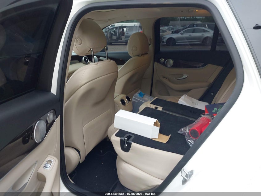 2016 Mercedes-benz Glc VIN WDC0G4KB6GF031949 IAAI salvage auction — FRONT END, Parts Only Bos (Maryland), sold $3,800 on 2026-07-15 (photo 8)