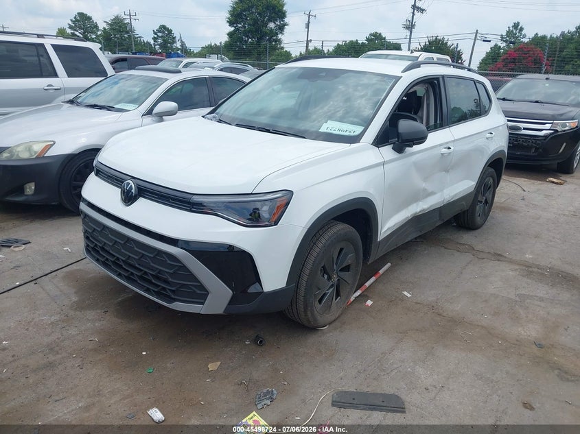 2025 Volkswagen Taos VIN 3VV5C7B2XSM024554 IAAI salvage auction — LEFT SIDE, Salvage Title, sold $7,850 on 2026-08-24 (photo 2)