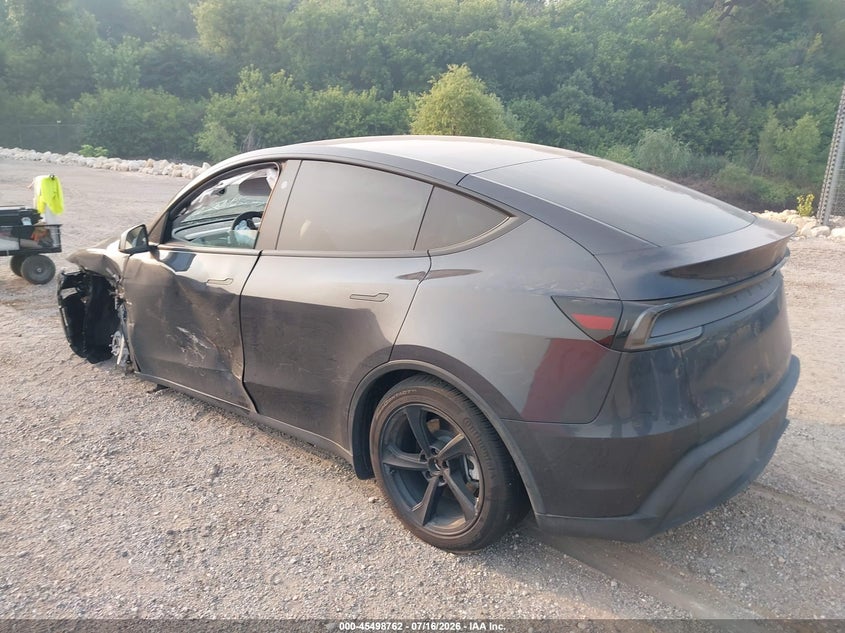 2026 Tesla Model y VIN 7SAYGDED6TF420260 IAAI salvage auction — SIDE, Salvage Title, sold $16,000 on 2026-09-02 (photo 3)