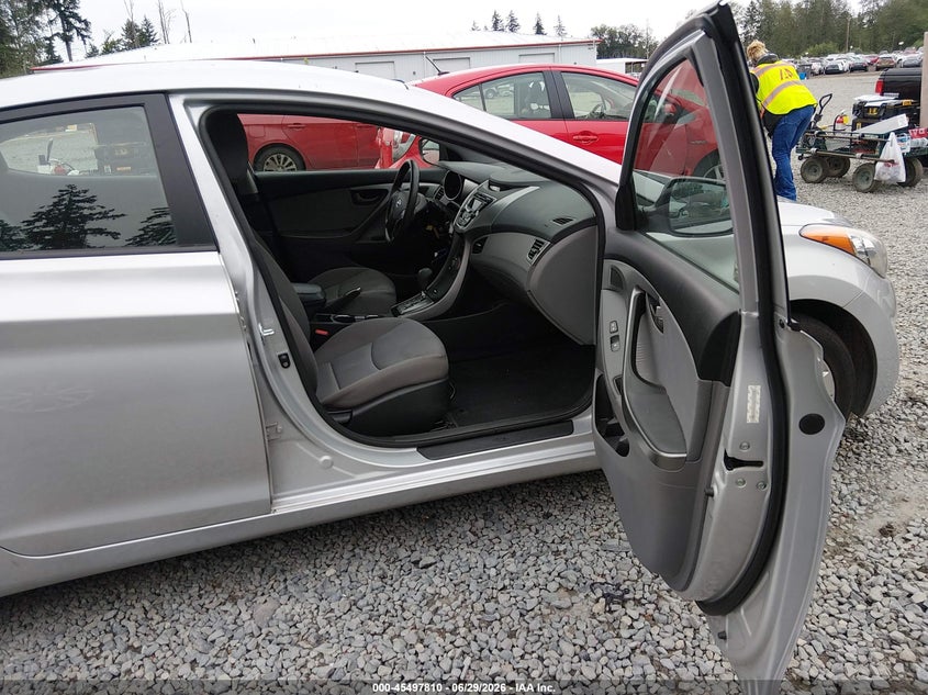 2013 Hyundai Elantra VIN KMHDH4AE5DU712218 IAAI salvage auction — THEFT, Salvage Title, sold $1,700 on 2026-08-03 (photo 5)