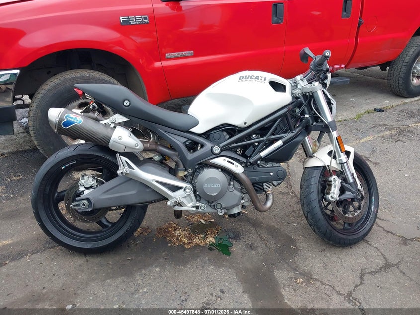 2009 Ducati Monster VIN ZDM1RADN79B001156 IAAI salvage auction — RIGHT FRONT, Salvage (Oregon), sold $1,100 on 2026-08-20 (photo 4)