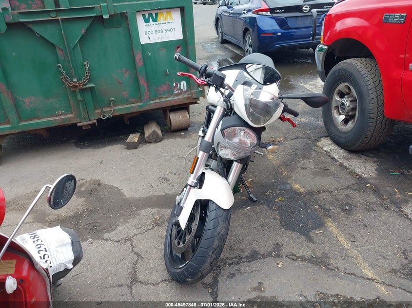 2009 Ducati Monster VIN ZDM1RADN79B001156 IAAI salvage auction — RIGHT FRONT, Salvage (Oregon), sold $1,100 on 2026-08-20 (photo 5)