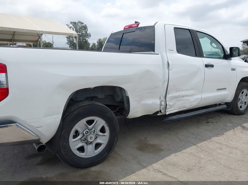 2020 Toyota Tundra VIN 5TFRY5F13LX267657 IAAI salvage auction — RIGHT SIDE, Salvage (California), sold $9,400 on 2026-07-29 (photo 6)