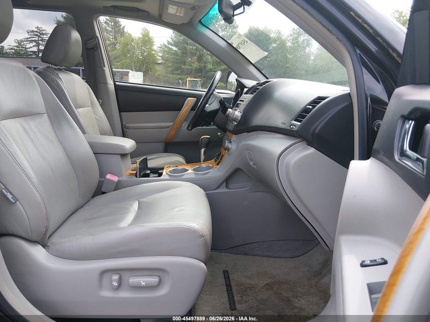 2008 Toyota Highlander hybrid VIN JTEEW44A682001955 IAAI salvage auction — NORMAL WEAR, Clear (Massachusetts), sold $475 on 2026-07-10 (photo 5)