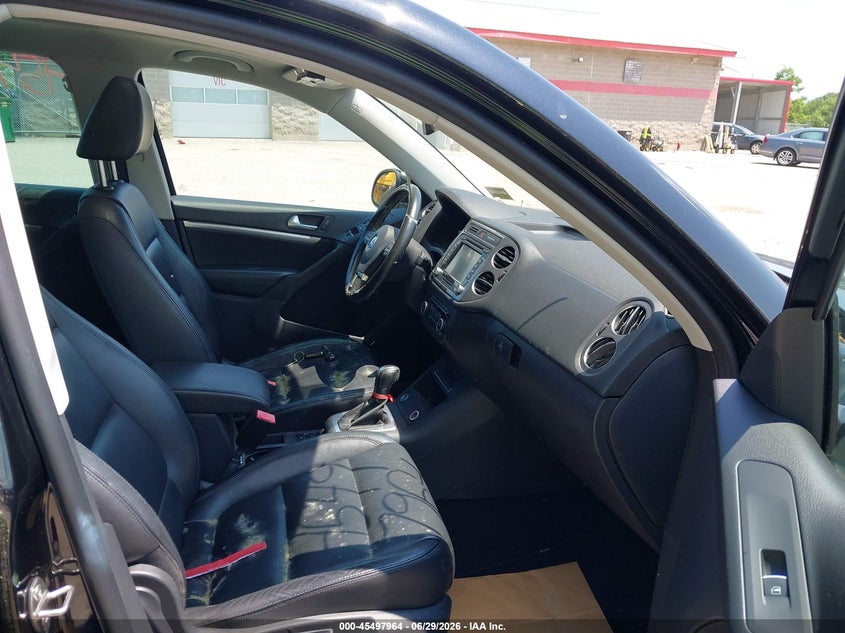 2012 Volkswagen Tiguan VIN WVGBV7AX2CW591895 IAAI salvage auction — NORMAL WEAR, Original (Maine), sold $475 on 2026-07-06 (photo 5)
