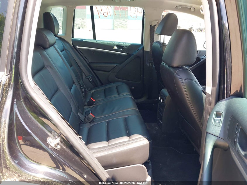 2012 Volkswagen Tiguan VIN WVGBV7AX2CW591895 IAAI salvage auction — NORMAL WEAR, Original (Maine), sold $475 on 2026-07-06 (photo 8)