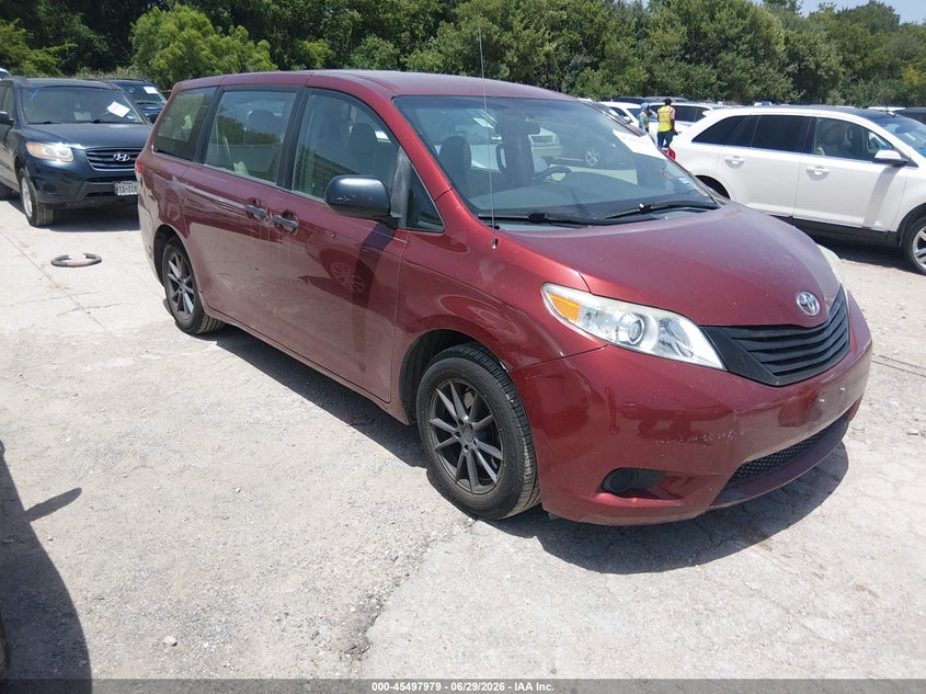 2013 Toyota Sienna VIN 5TDZK3DC2DS281602 IAAI salvage auction — NORMAL WEAR, Original (Texas), sold $3,000 on 2026-07-13 (photo 1)