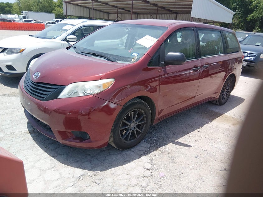 2013 Toyota Sienna VIN 5TDZK3DC2DS281602 IAAI salvage auction — NORMAL WEAR, Original (Texas), sold $3,000 on 2026-07-13 (photo 2)