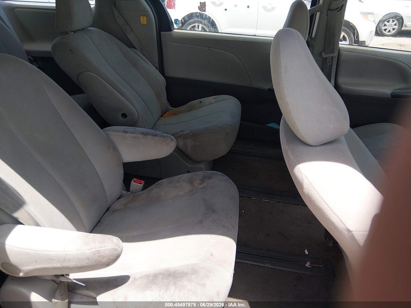 2013 Toyota Sienna VIN 5TDZK3DC2DS281602 IAAI salvage auction — NORMAL WEAR, Original (Texas), sold $3,000 on 2026-07-13 (photo 8)