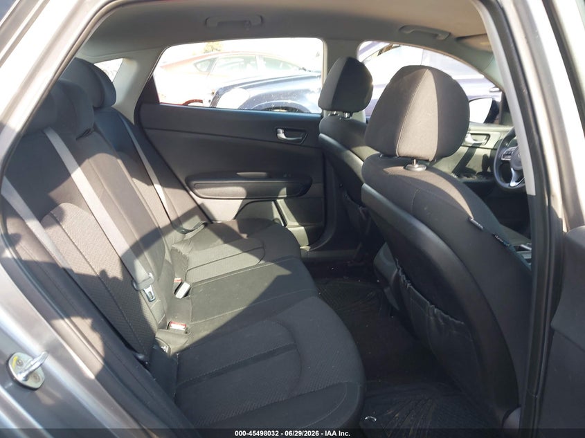 2016 Kia Optima VIN 5XXGT4L32GG090635 IAAI salvage auction — REAR END, Salvage (California), sold $1,825 on 2026-07-20 (photo 8)