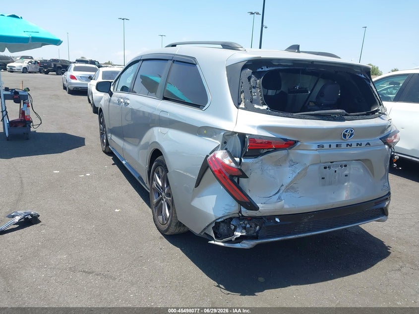 2021 Toyota Sienna VIN 5TDDRKEC9MS039341 IAAI salvage auction — SIDE, Salvage Title, sold $11,100 on 2026-07-31 (photo 3)