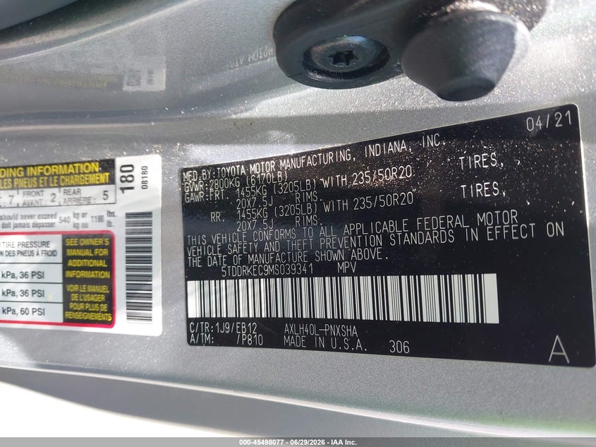 2021 Toyota Sienna VIN 5TDDRKEC9MS039341 IAAI salvage auction — SIDE, Salvage Title, sold $11,100 on 2026-07-31 (photo 9)