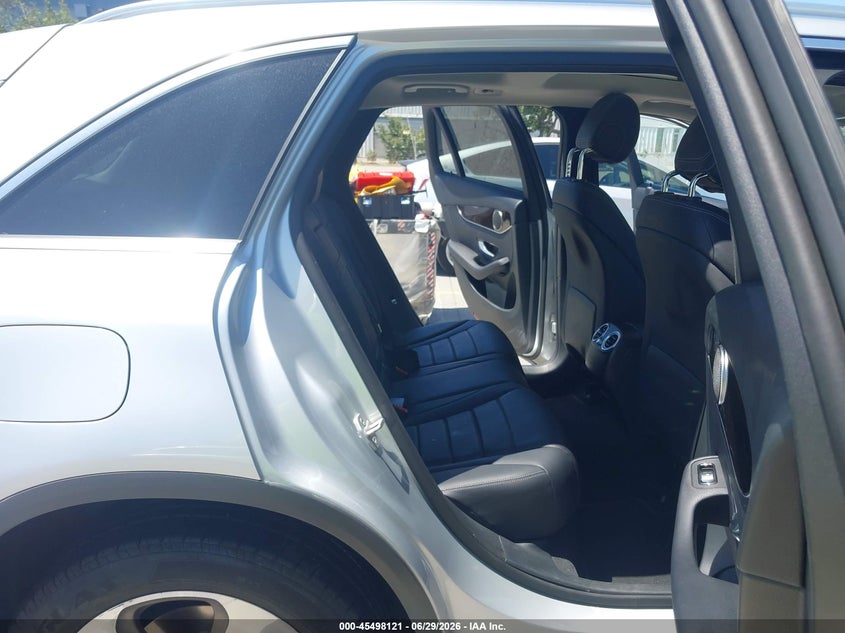 2016 Mercedes-benz Glc VIN WDC0G4JB8GF048575 IAAI salvage auction — FRONT & REAR, Salvage (California), sold $2,550 on 2026-08-03 (photo 8)