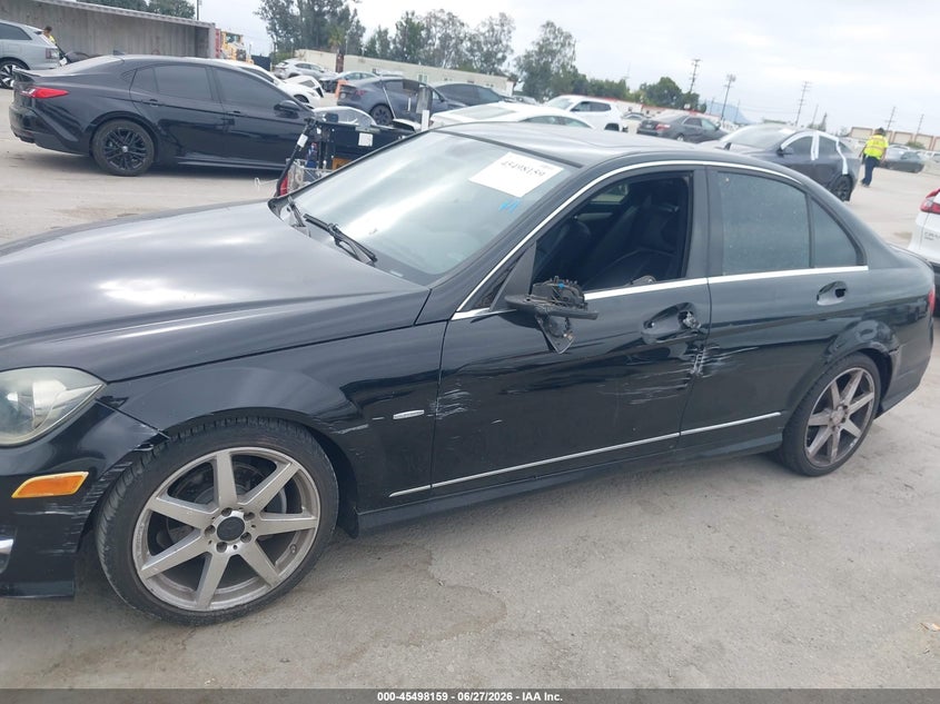 2012 Mercedes-benz C-klasse VIN WDDGF4HB3CR205411 IAAI salvage auction — LEFT SIDE, Salvage (California), sold $1,200 on 2026-07-29 (photo 6)