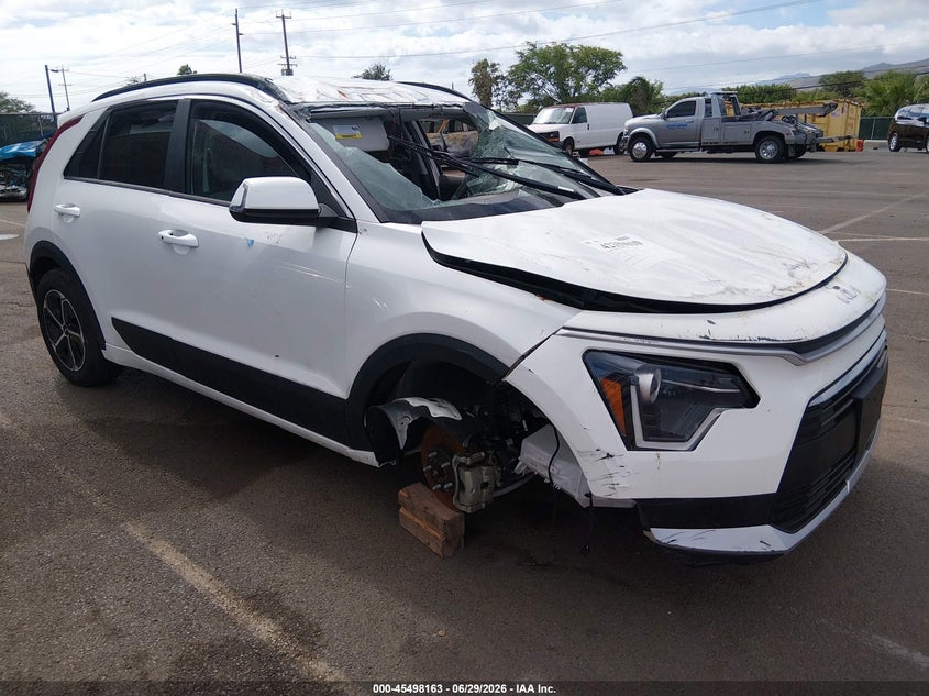 2024 Kia Niro VIN KNDCR3LE7R5187474 IAAI salvage auction — ROLLOVER, Clear (Hawaii), sold $1,825 on 2026-07-28 (photo 1)