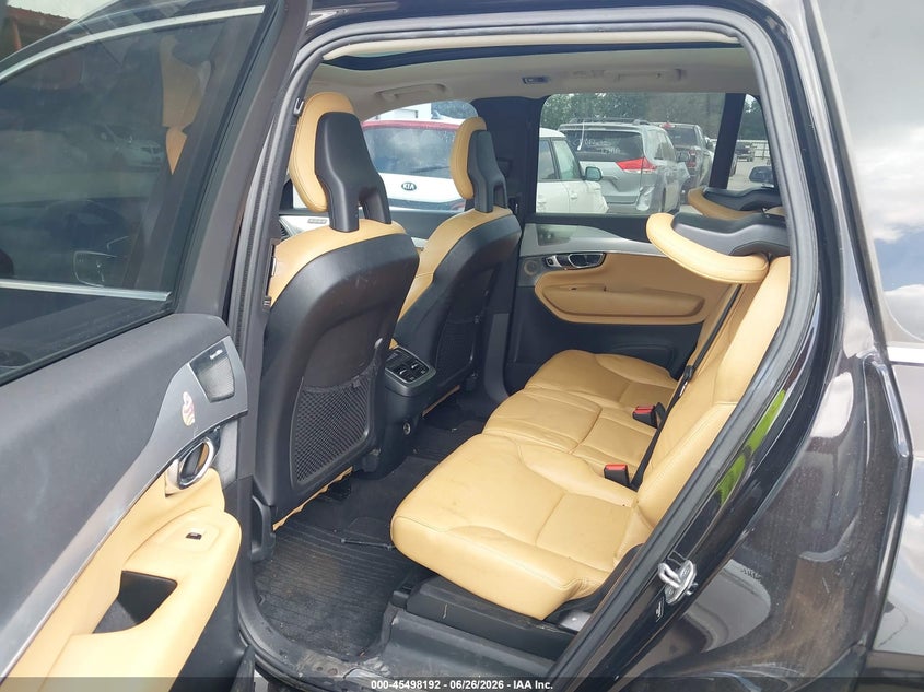 2016 Volvo Xc90 VIN YV4A22PKXG1017150 IAAI salvage auction — NORMAL WEAR, Original (Texas), sold $2,250 on 2026-07-28 (photo 8)