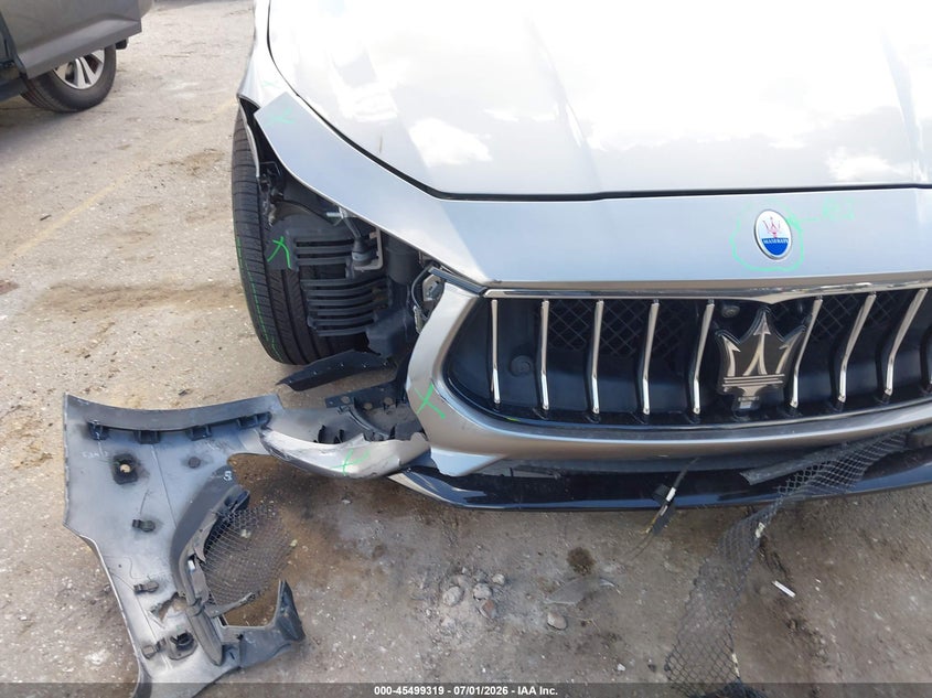 2020 Maserati Ghibli VIN ZAM57XSSXL1349914 IAAI salvage auction — RIGHT FRONT, Salvage (Texas), sold $7,400 on 2026-08-06 (photo 6)