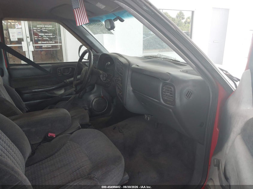 2000 Chevrolet S-10 VIN 1GCCS1958Y8251261 IAAI salvage auction — NORMAL WEAR, Clear (Florida), sold $525 on 2026-07-08 (photo 5)