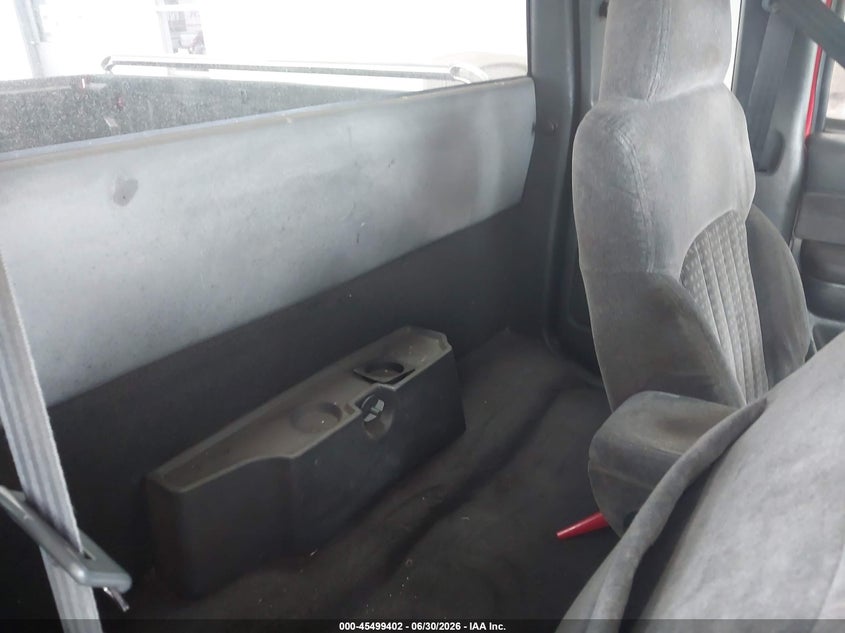 2000 Chevrolet S-10 VIN 1GCCS1958Y8251261 IAAI salvage auction — NORMAL WEAR, Clear (Florida), sold $525 on 2026-07-08 (photo 8)