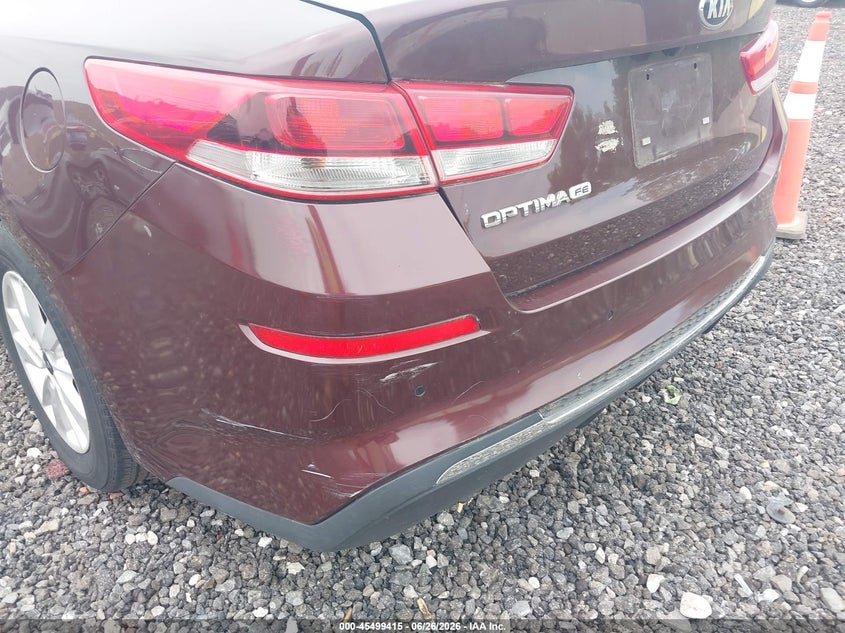 2019 Kia Optima VIN 5XXGT4L33KG282025 IAAI salvage auction — NORMAL WEAR, Clear (Montana), sold $700 on 2026-07-28 (photo 6)