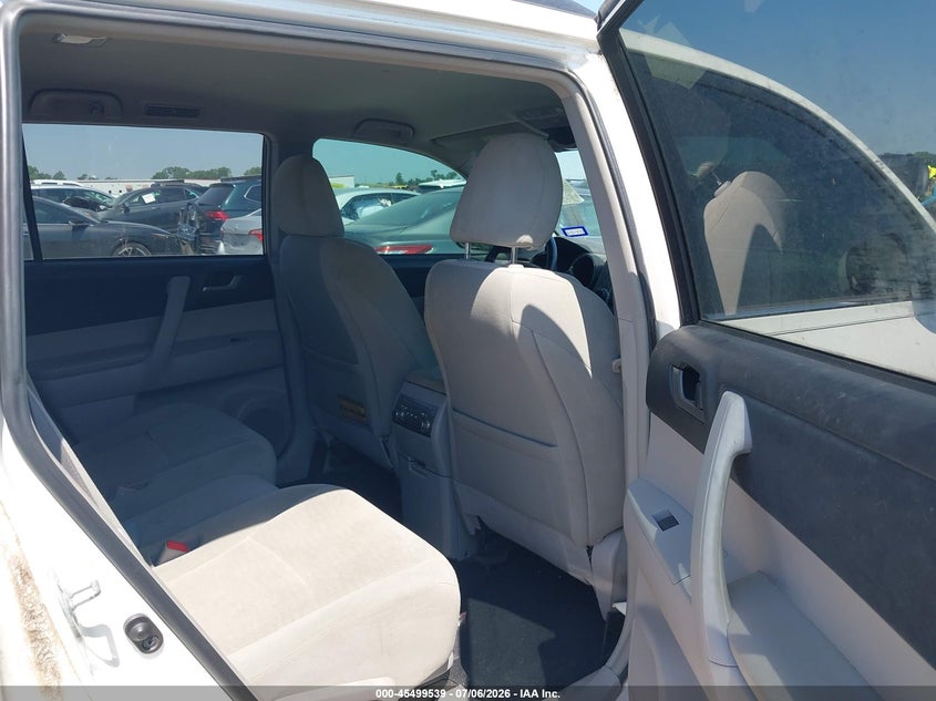 2013 Toyota Highlander VIN 5TDZA3EH2DS041690 IAAI salvage auction — REAR END, Salvage (Texas), sold $4,550 on 2026-07-17 (photo 8)