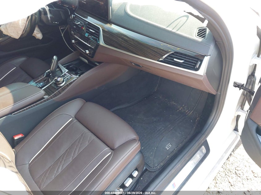 2023 BMW 5er VIN WBA13BK03PCM39168 IAAI salvage auction — FRONT END, Mv-907A (New York), sold $25,650 on 2026-07-13 (photo 5)