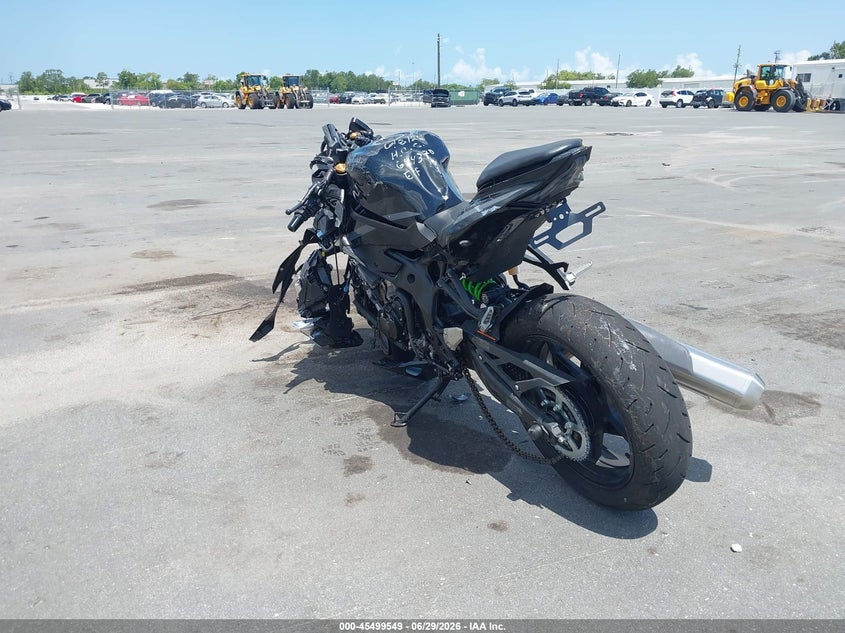 2026 Kawasaki Zx VIN ML5ZXCS15TDA47335 IAAI salvage auction — FRONT END, Wait Title, sold $250 on 2026-10-06 (photo 3)