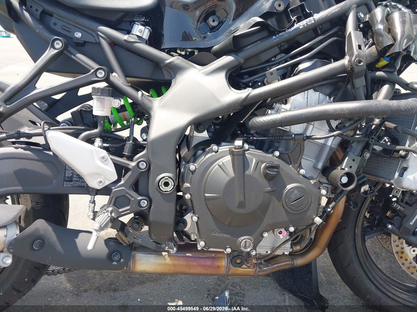2026 Kawasaki Zx VIN ML5ZXCS15TDA47335 IAAI salvage auction — FRONT END, Wait Title, sold $250 on 2026-10-06 (photo 8)
