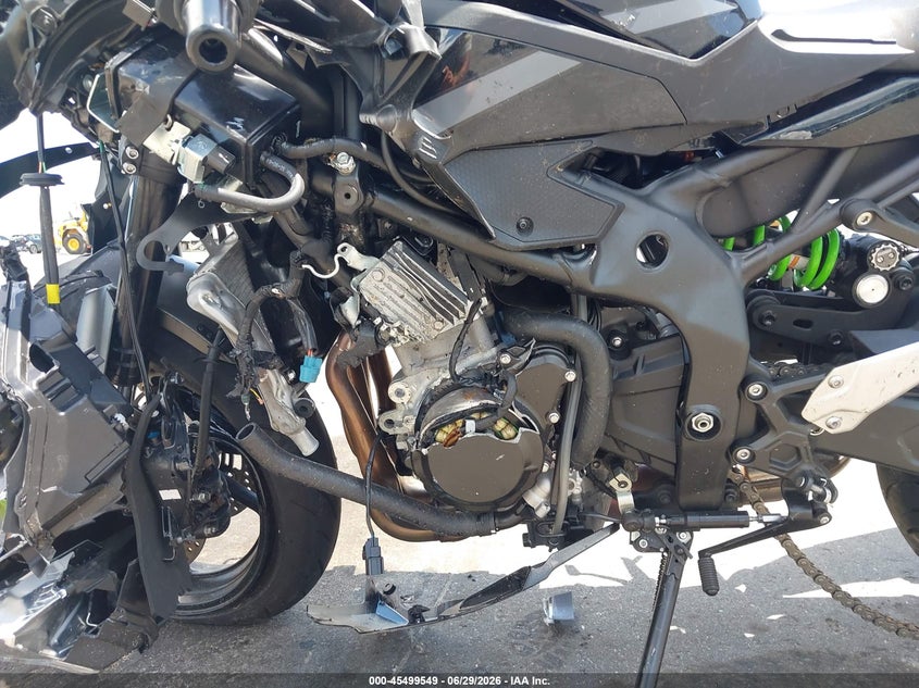 2026 Kawasaki Zx VIN ML5ZXCS15TDA47335 IAAI salvage auction — FRONT END, Wait Title, sold $250 on 2026-10-06 (photo 9)