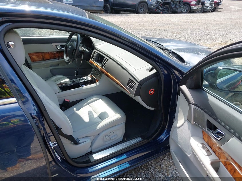 2011 Jaguar Xf VIN SAJWA0FB8BLS01700 IAAI salvage auction — LEFT REAR, Salvage (Pennsylvania), sold $1,000 on 2026-07-28 (photo 5)