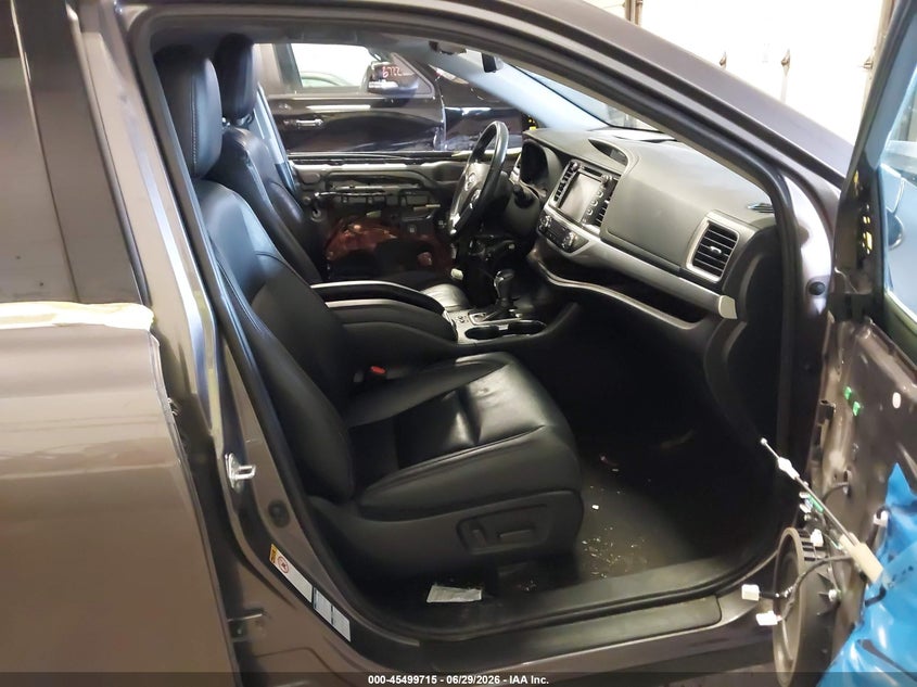2019 Toyota Highlander VIN 5TDJZRFH5KS733852 IAAI salvage auction — ALL OVER, Salvage (Minnesota), sold $7,100 on 2026-08-02 (photo 5)