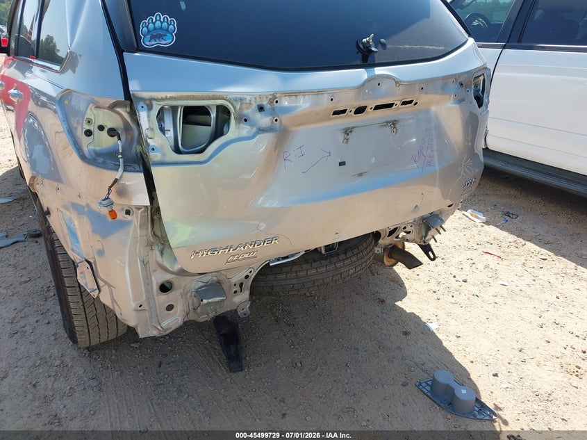 2017 Toyota Highlander VIN 5TDKZRFH2HS217834 IAAI salvage auction — REAR END, Salvage (North Carolina), sold $8,600 on 2026-07-20 (photo 6)