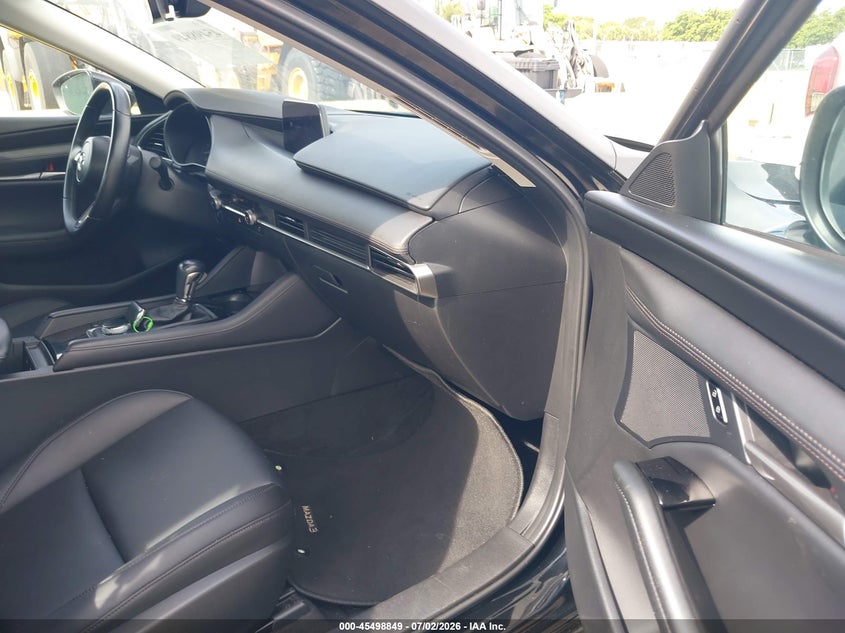 2025 Mazda 3 VIN JM1BPABM5S1760741 IAAI salvage auction — NORMAL WEAR, Enterprise Vehicles Clear Only (Florida), sold $10,600 on 2026-07-09 (photo 5)