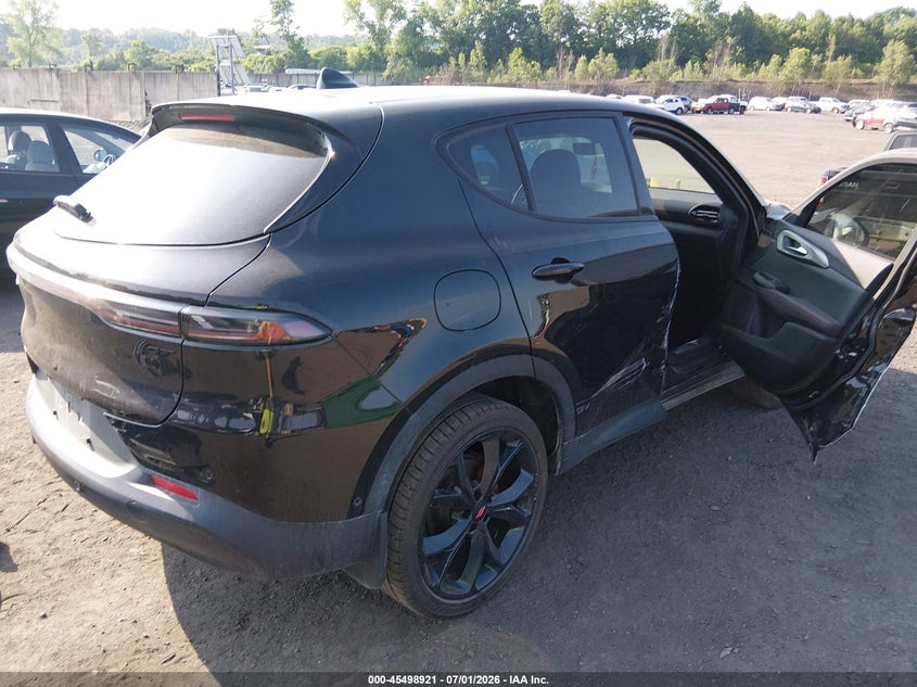 2023 Dodge Hornet VIN ZACNDFAN6P3A00815 IAAI salvage auction — SIDE, Wait Title, sold $3,650 on 2026-08-22 (photo 4)