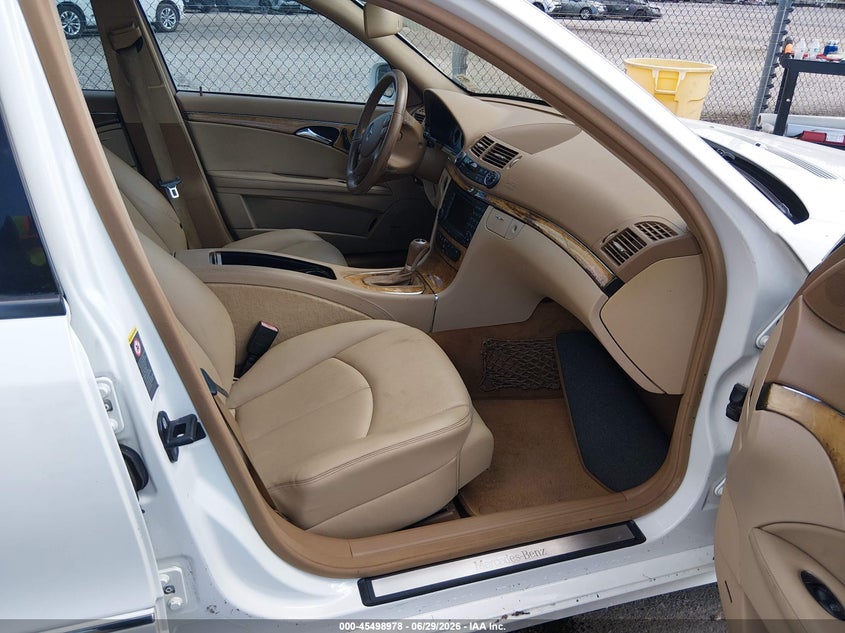 2007 Mercedes-benz E-class VIN WDBUF56X17B172746 IAAI salvage auction — WATER/FLOOD, Salvage (Louisiana), sold $475 on 2026-07-29 (photo 5)