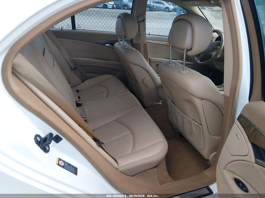 2007 Mercedes-benz E-class VIN WDBUF56X17B172746 IAAI salvage auction — WATER/FLOOD, Salvage (Louisiana), sold $475 on 2026-07-29 (photo 8)