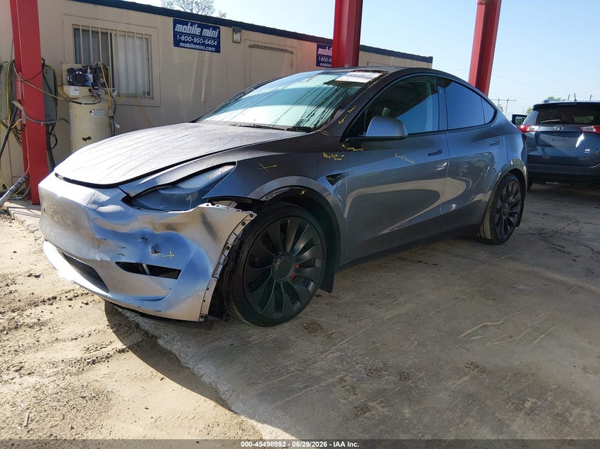 2025 Tesla Model y VIN 7SAYGDEF5SA363076 IAAI salvage auction — LEFT FRONT, Salvage Title, sold $2,050 on 2026-07-31 (photo 2)