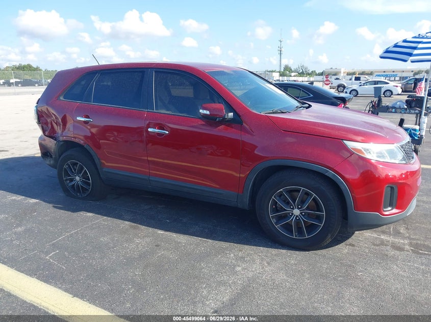 2015 Kia Sorento VIN 5XYKT3A64FG568601 IAAI salvage auction — SIDE, Rebuildable (Florida), sold $25 on 2026-07-16 (photo 1)