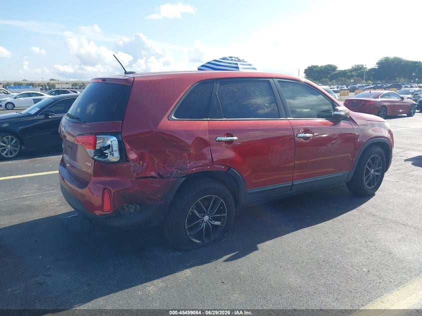 2015 Kia Sorento VIN 5XYKT3A64FG568601 IAAI salvage auction — SIDE, Rebuildable (Florida), sold $25 on 2026-07-16 (photo 4)