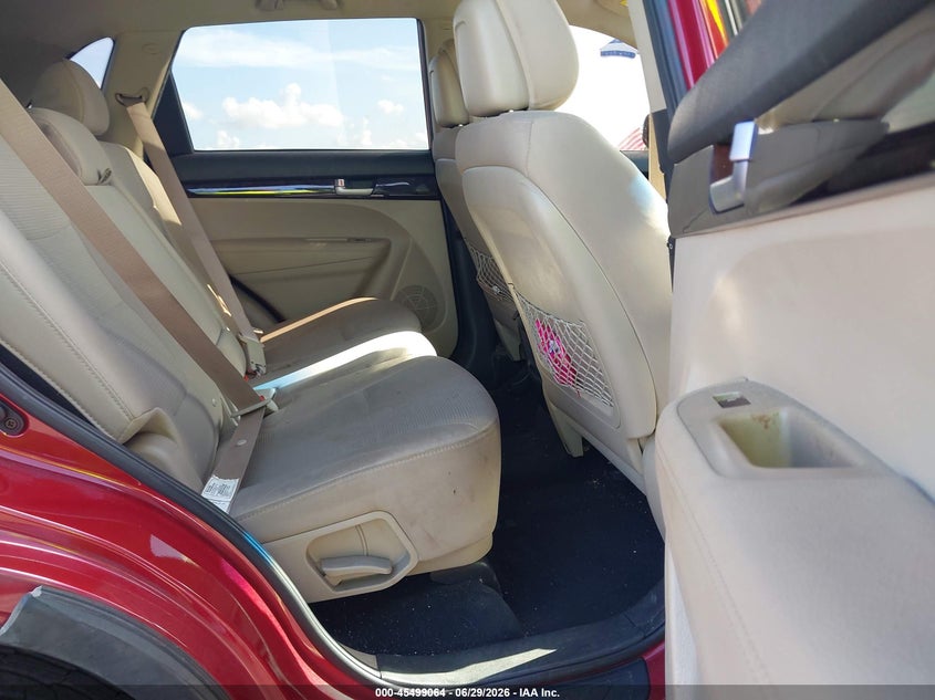 2015 Kia Sorento VIN 5XYKT3A64FG568601 IAAI salvage auction — SIDE, Rebuildable (Florida), sold $25 on 2026-07-16 (photo 8)