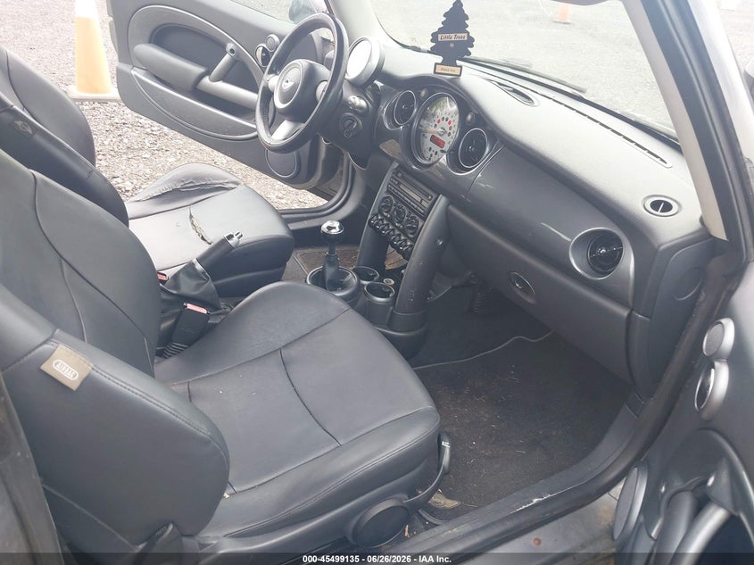 2005 Mini Cooper VIN WMWRE33435TD95046 IAAI salvage auction — NORMAL WEAR, Salvage (Texas), sold $500 on 2026-08-18 (photo 5)