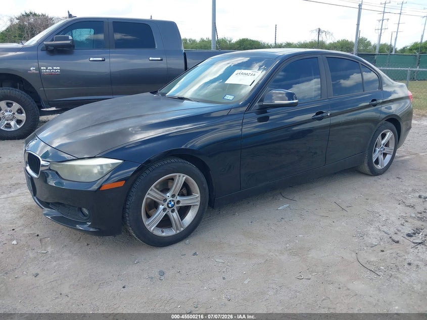 2015 BMW 3er VIN WBA3B1G54FNT64770 IAAI salvage auction — WATER/FLOOD, Salvage (Texas), sold $550 on 2026-07-29 (photo 2)