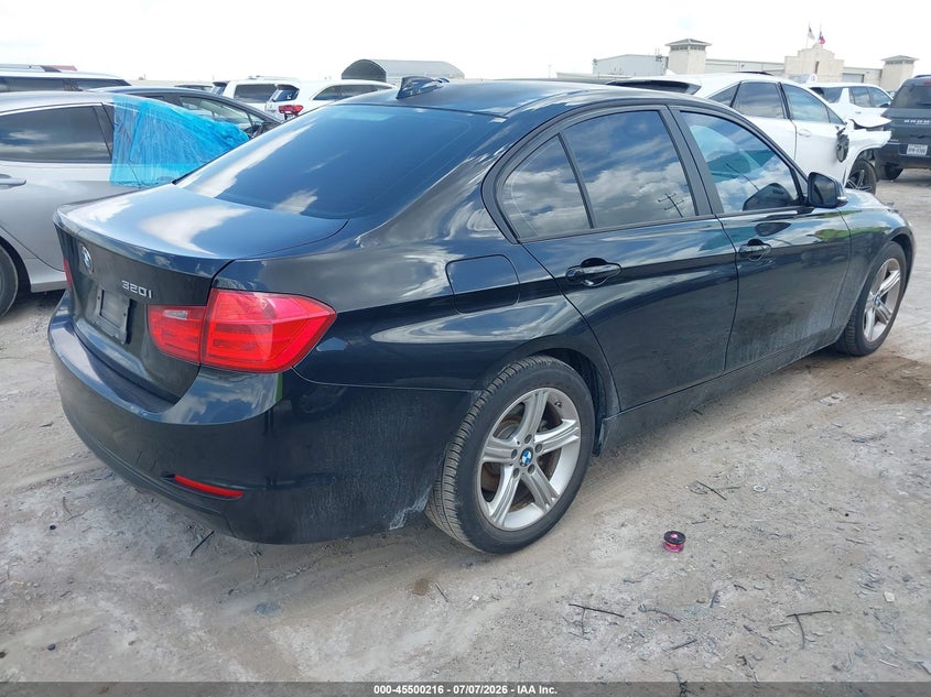2015 BMW 3er VIN WBA3B1G54FNT64770 IAAI salvage auction — WATER/FLOOD, Salvage (Texas), sold $550 on 2026-07-29 (photo 4)