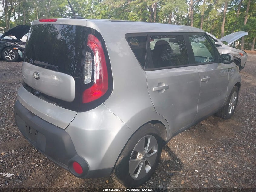 2015 Kia Soul VIN KNDJN2A22F7816564 IAAI salvage auction — NORMAL WEAR, Clear (Virginia), sold $500 on 2026-07-28 (photo 4)
