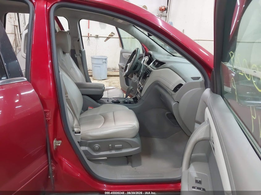 2014 Chevrolet Traverse VIN 1GNKVHKD4EJ264596 IAAI salvage auction — SIDE, Salvage (Pennsylvania), sold $425 on 2026-07-11 (photo 5)
