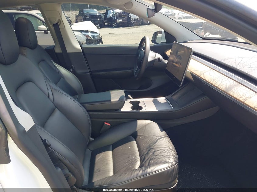 2022 Tesla Model y VIN 7SAYGDEF1NF468186 IAAI salvage auction — SIDE, Wait Title, sold $13,100 on 2026-09-05 (photo 5)
