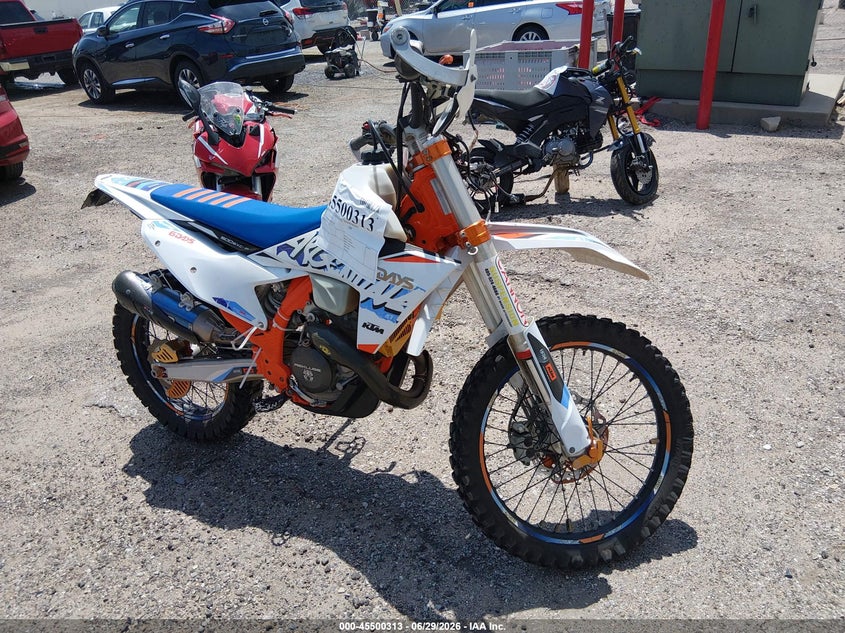 2024 Ktm VIN VBKEXJ40XRM455587 IAAI salvage auction — FRONT END, Salvage (Kansas), sold $2,300 on 2026-07-28 (photo 1)