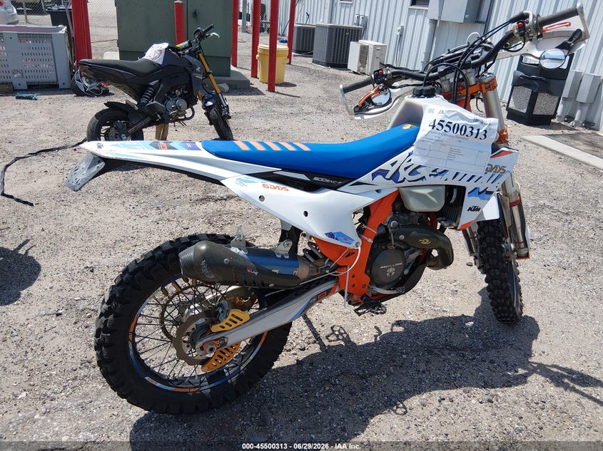 2024 Ktm VIN VBKEXJ40XRM455587 IAAI salvage auction — FRONT END, Salvage (Kansas), sold $2,300 on 2026-07-28 (photo 4)
